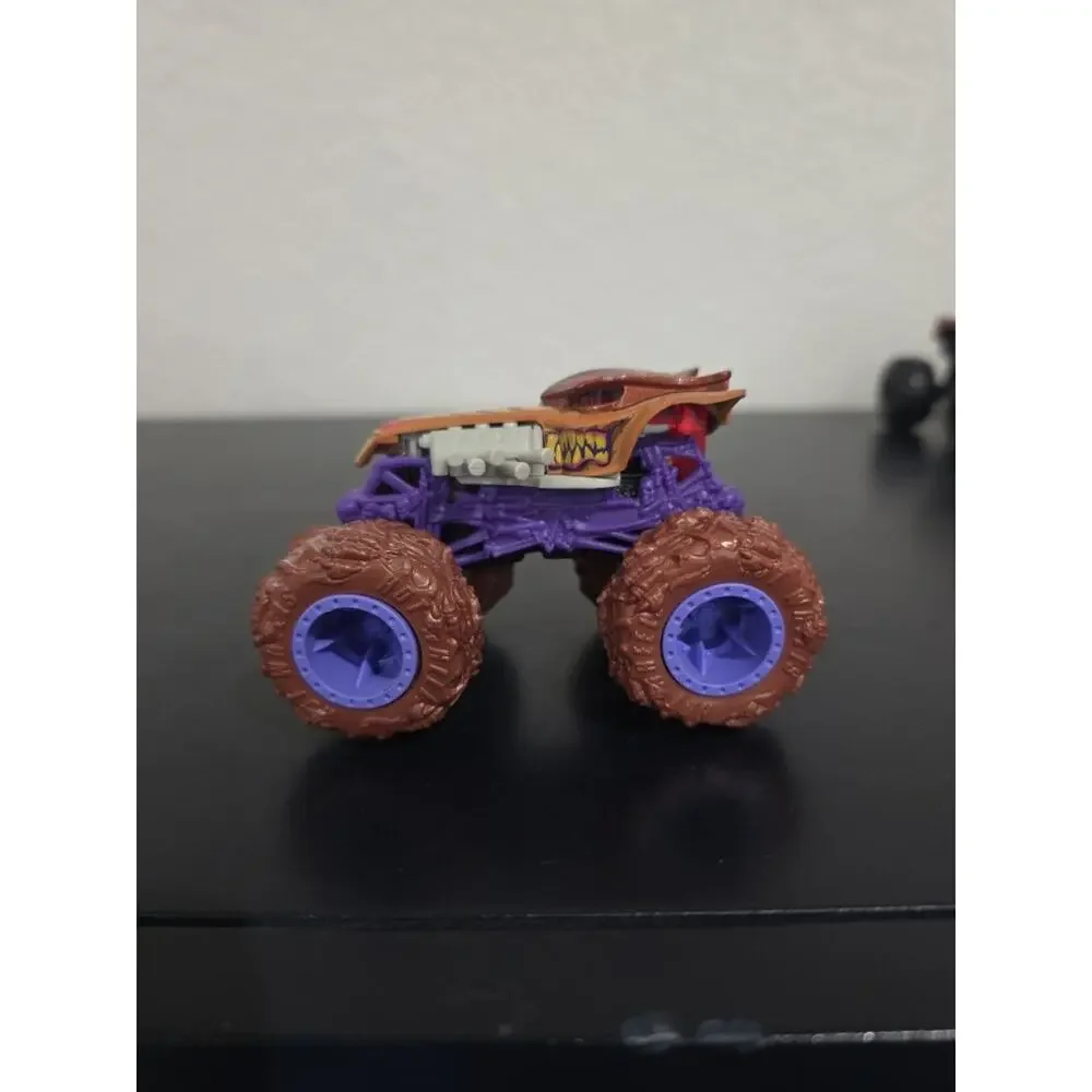 Hot Wheels & Monster Jam Monster Trucks Lot of 20